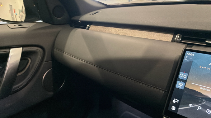 Land Rover Discovery Sport 1.5 P270e Metropolitan 5dr Auto [5 Seat] Station Wagon - Image 22